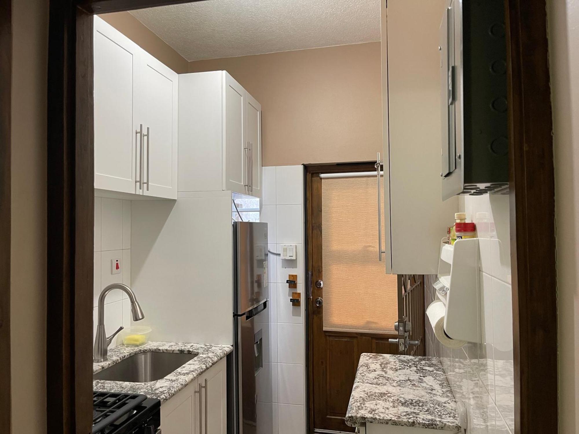 Le Quad - One Bedroom & Studio Apt - Private, Spacious & Secured 킹스톤 외부 사진